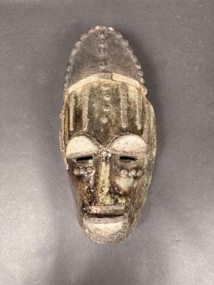 Masque en céramique émaillée polychrome dans le gout de l'Af…