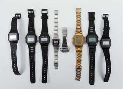 Collection de montres-bracelets vintage de différentes marqu… - Photo 1