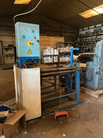 Rouleaux pour cintrer les plaques de métal, motorisation artisana...