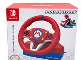 Le volant Nintendo Mario Kart se trouve dans la boîte
