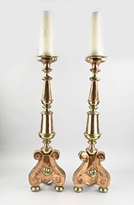 paire de chandeliers anciens en laiton