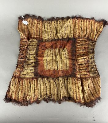 un gros plan sur un morceau de tissu posé sur une table