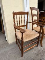 Paire de fauteuil à assise paillée, ois massif, l'un à barre… (photo 3)