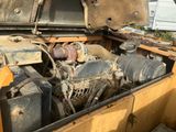 un camion très rouillé