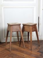 PAIRE DE TABOURETS en chêne mouluré et sculpté à piétement q… (photo 2)