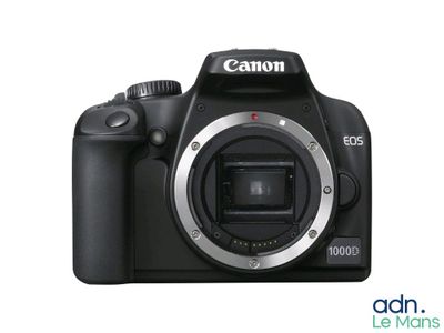 Appareil photo reflex numérique Canon EOS 1000D avec objectif 18-55 mm