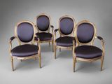 lot de quatre fauteuils de style Louis XVI