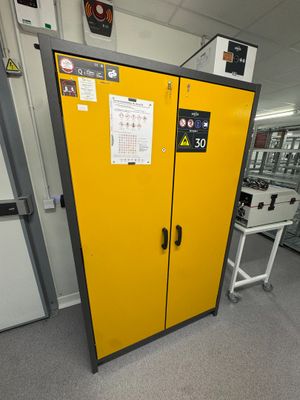 H105 - ARMOIRE CHIMIQUE, ASECOS - TVA Récupérable - Photos v…