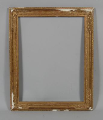 un cadre or antique sur fond blanc