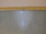 une photo d'une salle de bains avec des toilettes et un lavabo