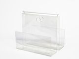 porte-cartes de visite en acrylique transparent sur fond blanc
