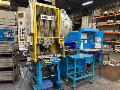 presse GDEC 25 n°L3008 1 table de contrôle - Photo 1