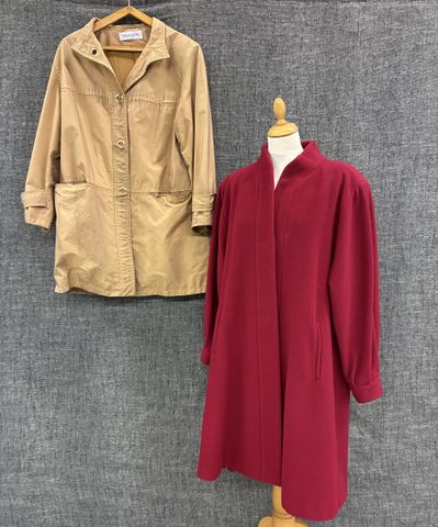 WEINBERG   Manteau en laine et cachemire rouge et imperméable bei...