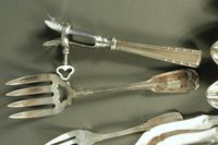 Lot d'argenterie comprenant : douze fourchettes et douze cou… (photo 5)