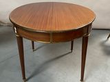 paire de tables d'appoint de style « mid-century », dans l'esprit de George IV