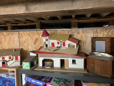 Lot de mobilier de poupée et maquettes de ferme - Photo 1