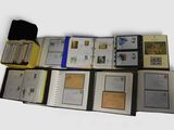 un grand nombre de livres posés sur une table