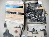 plusieurs vieilles photos en noir et blanc d'une église et d'autres bâtiments