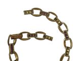 une image montrant un gros plan d'un bracelet sur fond blanc