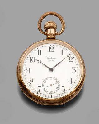 WALTHAM, Massachusetts, USA. MONTRE de GOUSSET en métal jaun…
