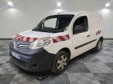 une photo d'une camionnette blanche à rayures rouges et blanches
