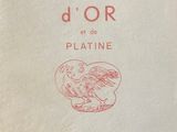 un livre sur lequel figure l'image d'un oiseau