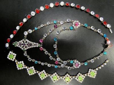 a close up of a bunch of beads on a table
