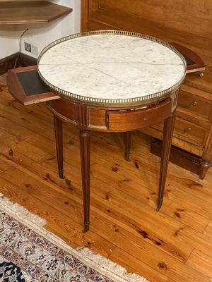 Guéridon bouillote Louis XVI en placage d'acajou à dessus de…