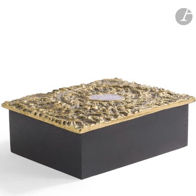 an image of a black and gold box on a white background