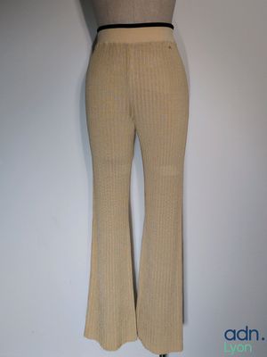 the pants are lined up on a mannequin mannequin mannequin mannequin mannequin mannequin mannequin mannequin mann