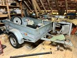 a trailer that is sitting in the middle of a room