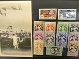 une vieille photo représentant un ensemble de timbres sur lesquels figure l'image d'une femme dans une voiture