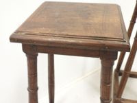 Paire de tabourets de Chantre en chêne mouluré, piètement fu… (photo 3)