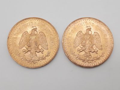 deux pièces d'or mexicaines, l'une représentant un aigle et l'autre un aigle