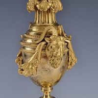 PAIRE DE BOUGEOIRS CASSOLETTES de Style Louis XVI - Epoque R… (photo 2)