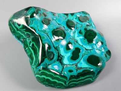 Minéraux de collection. Malachite et chrysocolle, bloc natur…