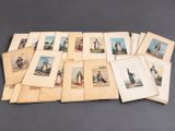 un assortiment de vieilles photos de personnes posées sur une surface grise