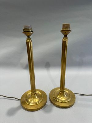 PAIRE DE LAMPES En métal doré Haut. - Photo 1