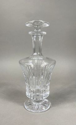 Carafe en cristal taillé Marque sur le pied H : 29 cm