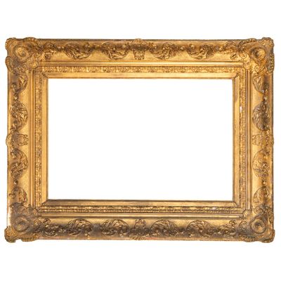 un cadre photo doré sur fond blanc