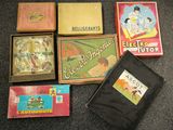 beaucoup de livres et de jeux pour enfants par terre