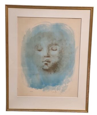 une image représentant un tableau représentant le visage d'une femme sur fond bleu