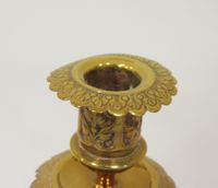PAIRE DE BOUGEOIRS en bronze à décor floral et de coquilles … (photo 3)