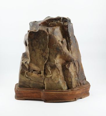 CHINE Importante pierre de lettré, avec socle