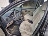 l'intérieur de la voiture est propre et prêt à l'emploi