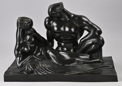 statue représentant un homme et une femme assis sur un rocher