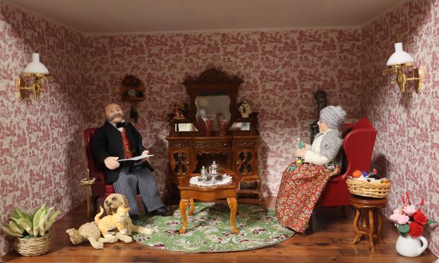 Diorama. Composition miniature, dans une vitrine en bois, vitre e...