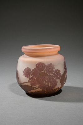 Établissements GALLE Vase à panse renflée et col étranglé ou…