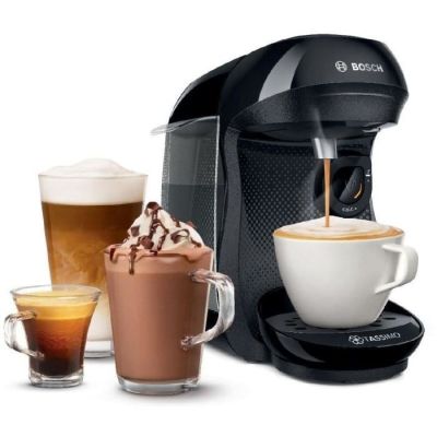 une cafetière et deux tasses de café placées l'une à côté de l'autre