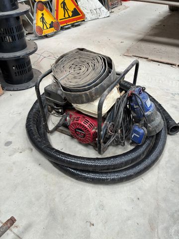Pompe moteur Honda. (Frais en sus 14.28%), TVA récupérable